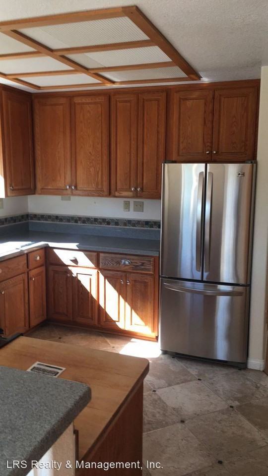 1003 Feghali Ln - Photo 3 of 20