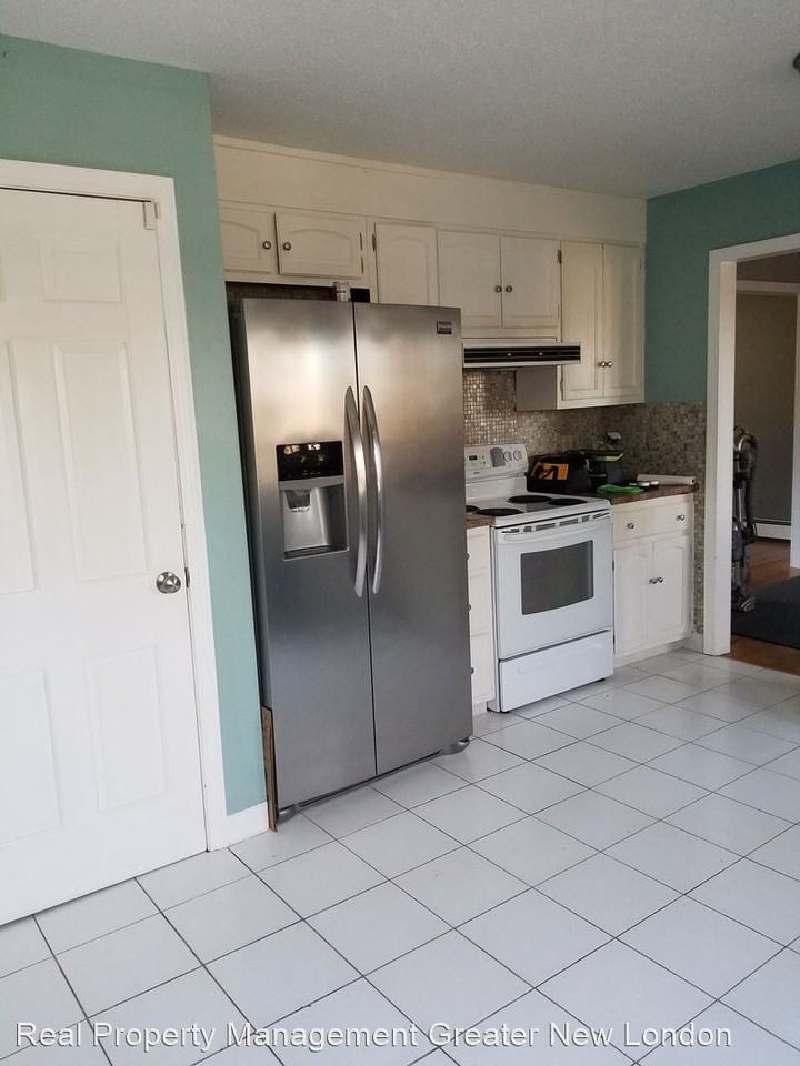 5 Friar Tuck Dr - Photo 2 of 37