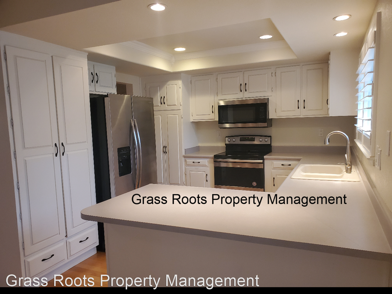 18250 Lake Forest Dr - Photo 3 of 10