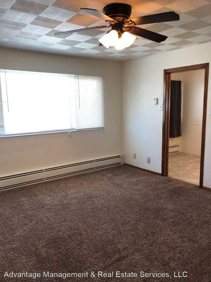 251 E 300 S - Photo 2 of 9