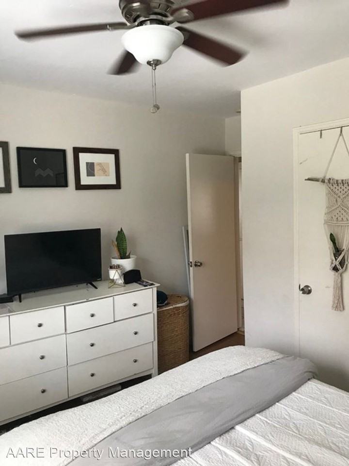 145 145 Phoebe St - 147 Phoebe - Photo 2 of 8