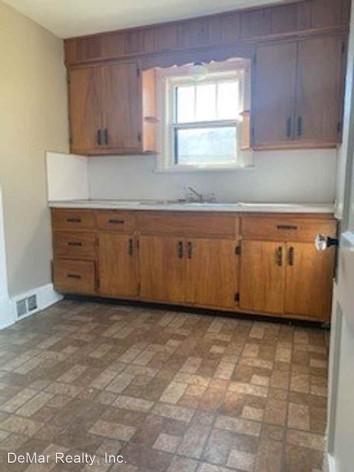 920 Pasadena Ave - Photo 2 of 8