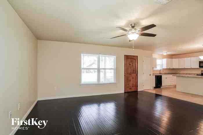 1011 Fairbanks Dr - Photo 2 of 15