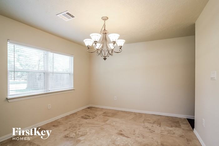 1011 Fairbanks Dr - Photo 3 of 15