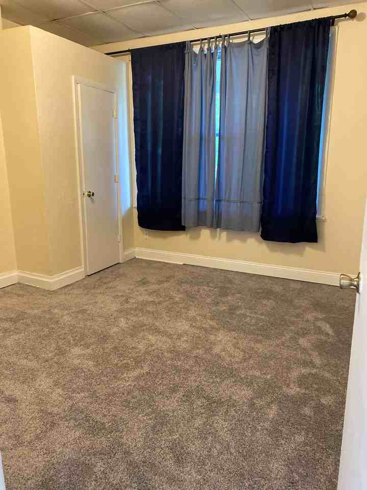 637 14th St #1 - Photo 2 of 12
