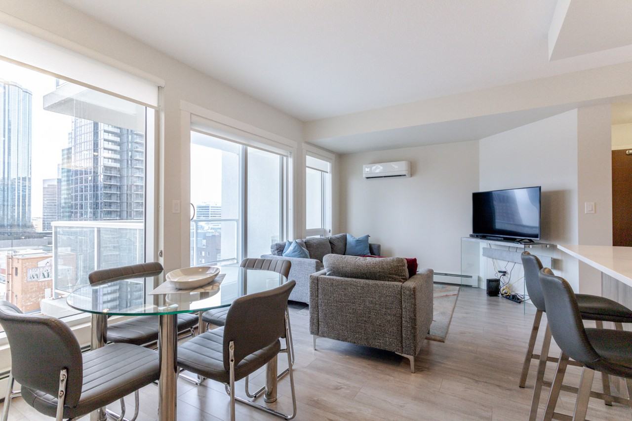 1101 1101, 10410 102 Avenue #1101 - Photo 4 of 46