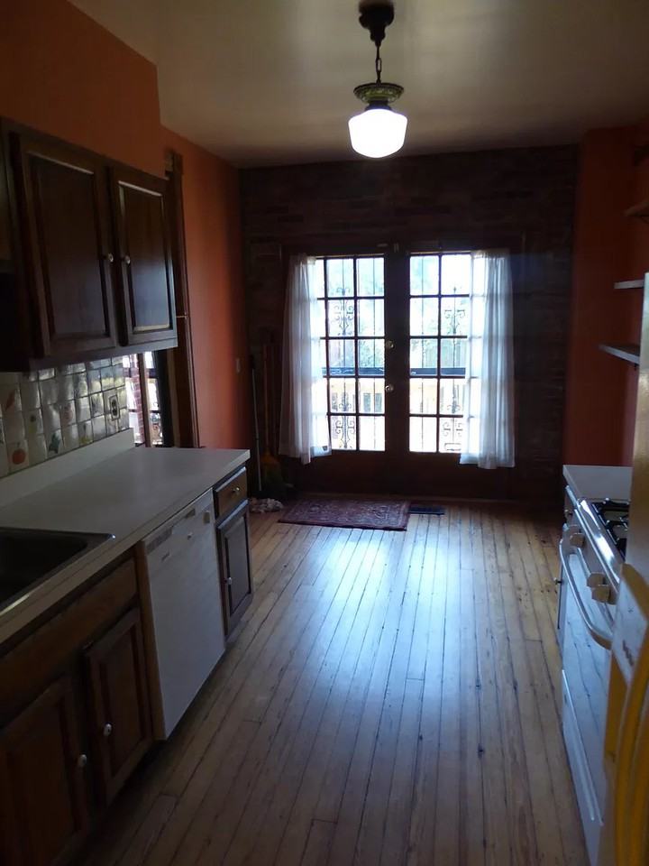 1105 C St Ne #1 - Photo 4 of 17