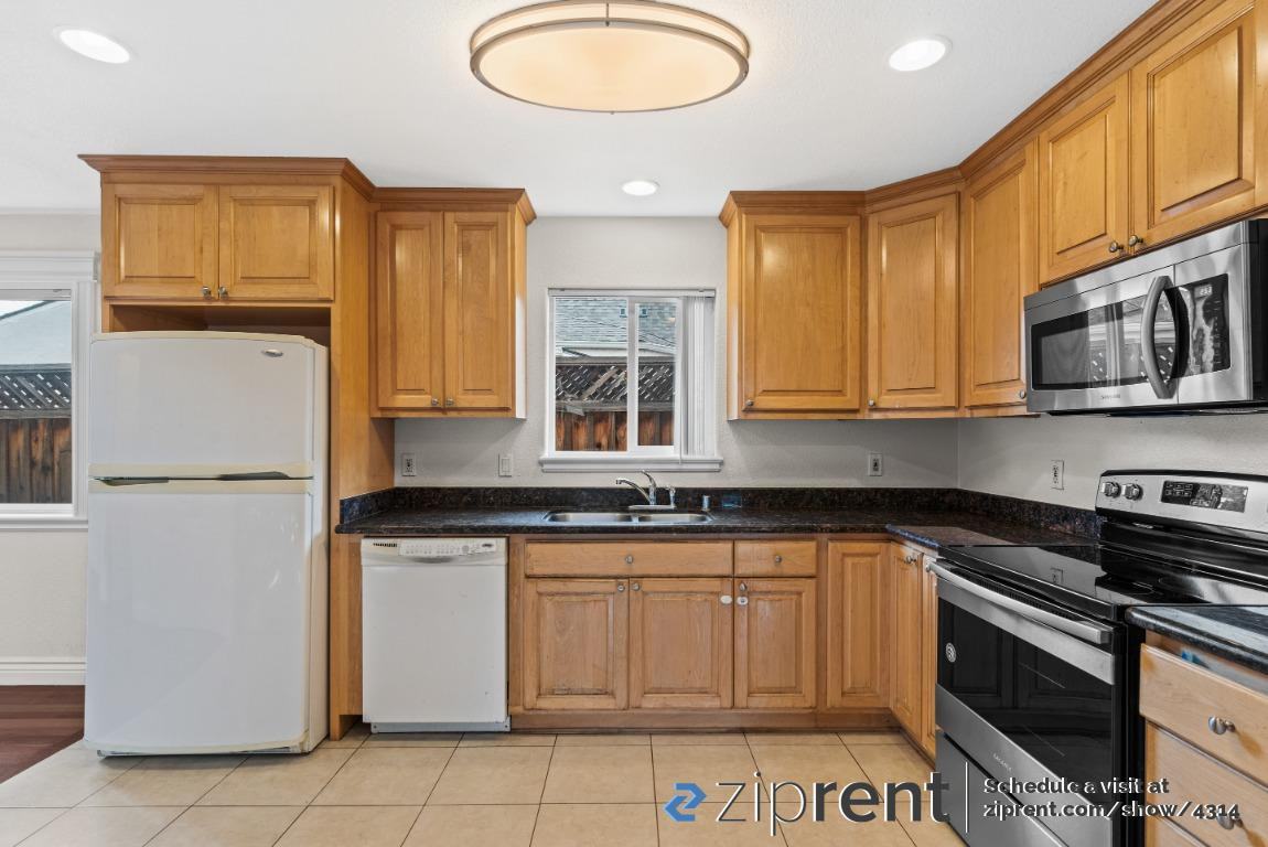 661 W Washington Ave - Photo 3 of 17