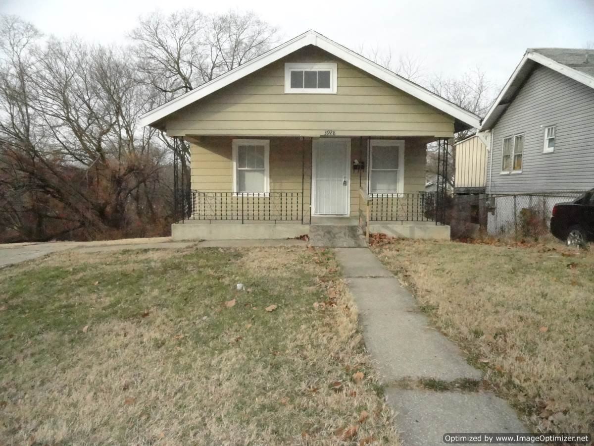 3928 Mersington Ave - Photo 2 of 17