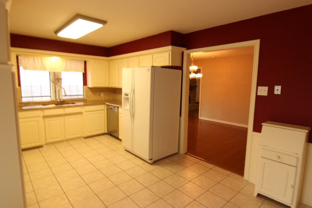 9647 Atherton Dr - Photo 2 of 9