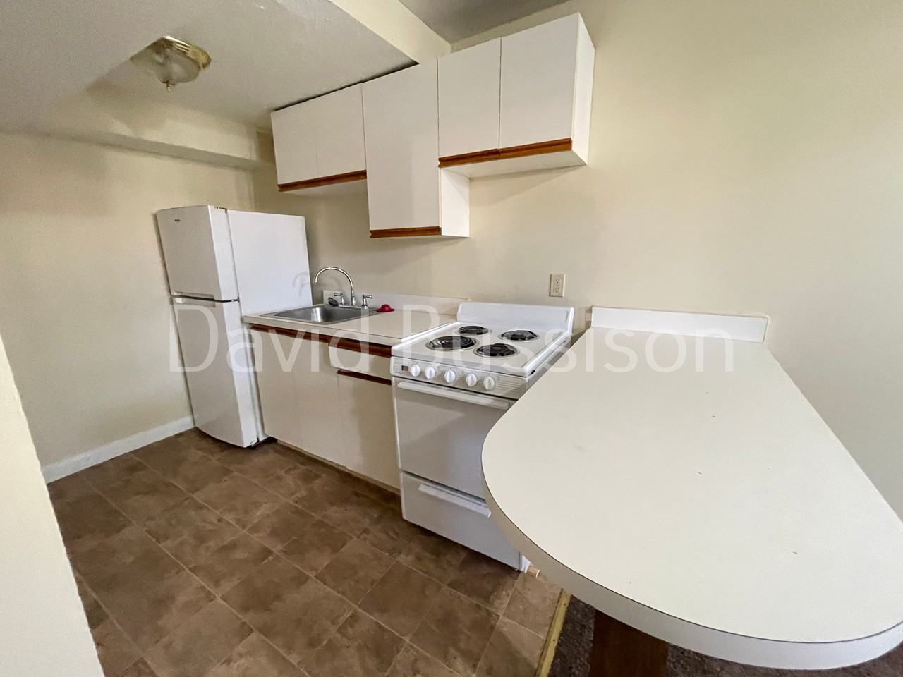 1120 Commonwealth Ave #A - Photo 3 of 5