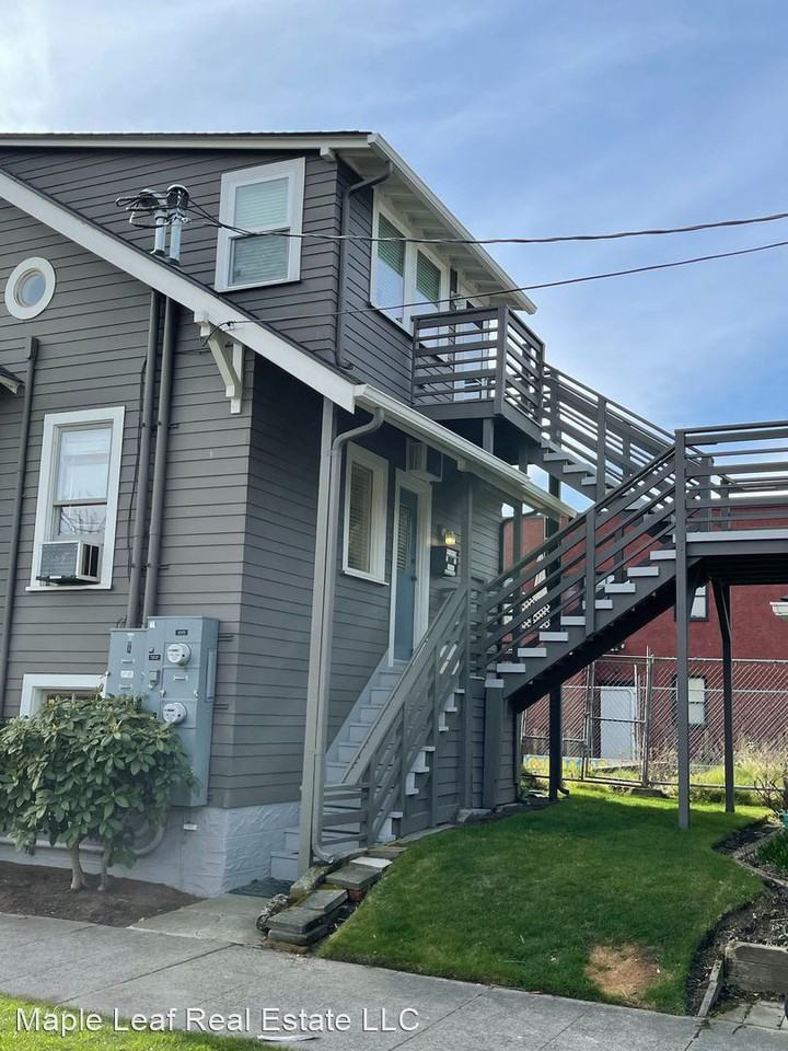 1628 N 45th St Uppr - Photo 2 of 18