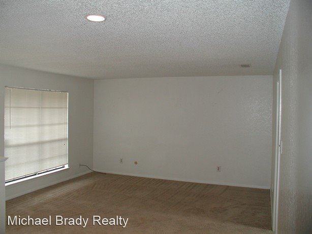 9515 Westpark Dr - Photo 3 of 9