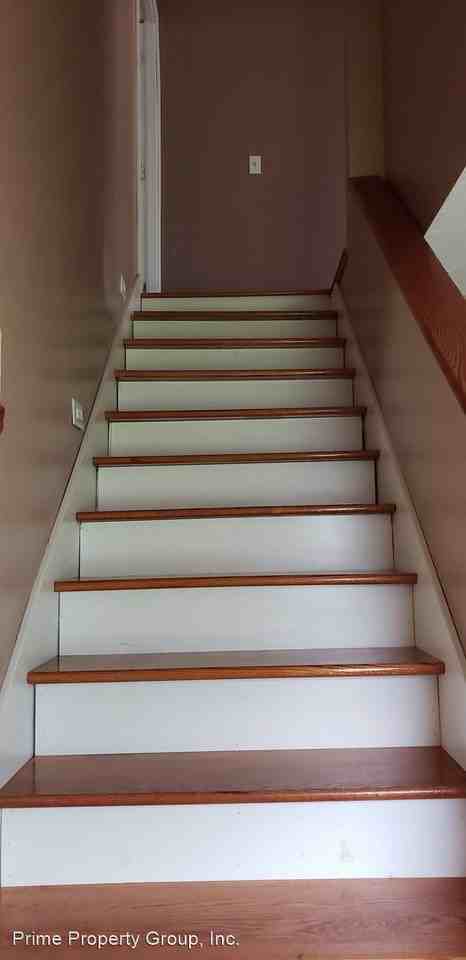 402 S Russell St - Photo 3 of 13