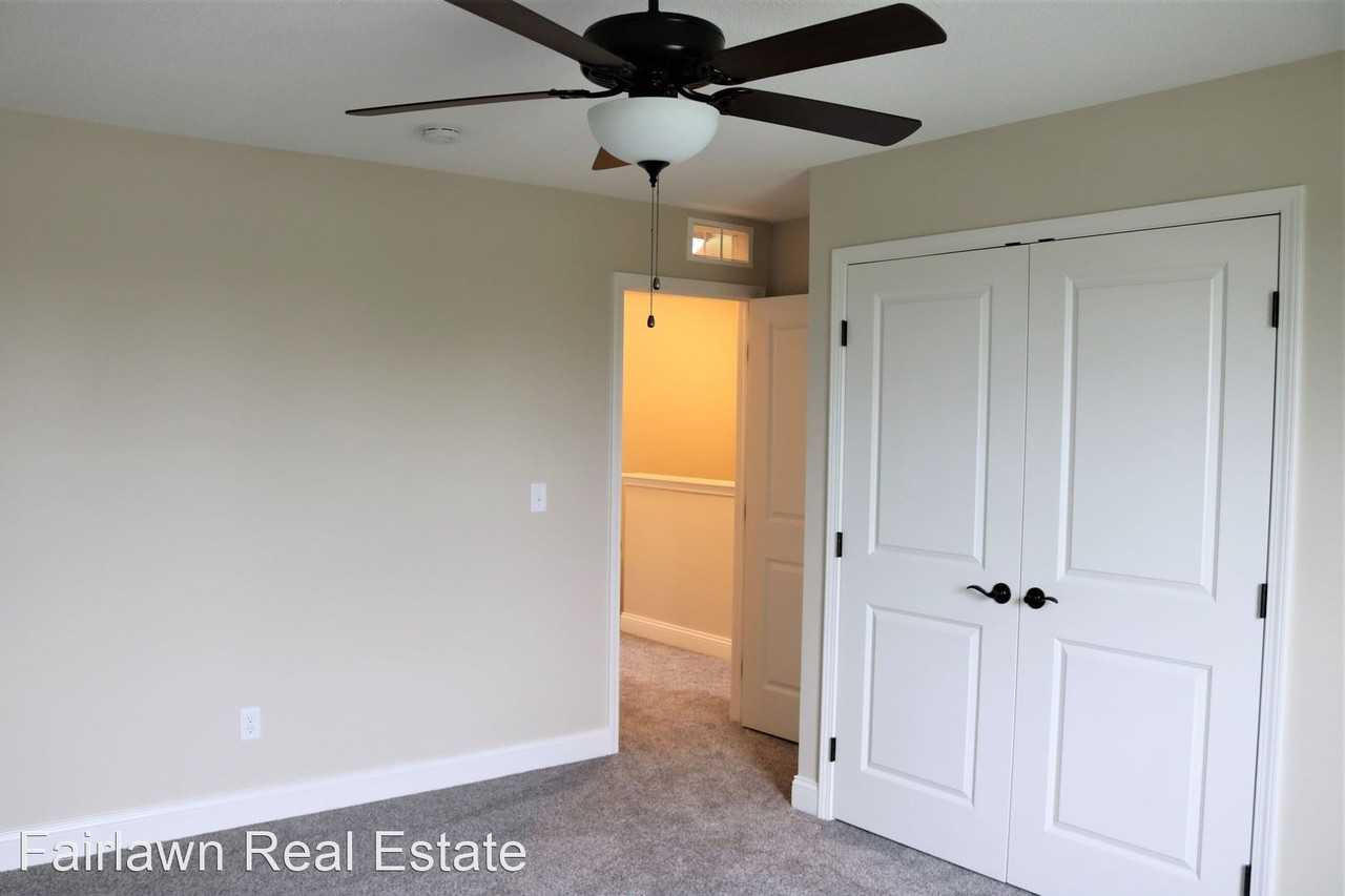 818 Sedgegrass Dr - Photo 3 of 12