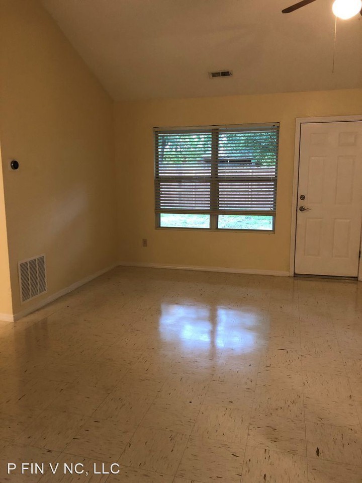 108 Swing Ct - Photo 3 of 16