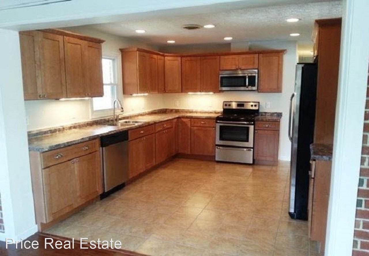 6631 Riverview Dr - Photo 2 of 7