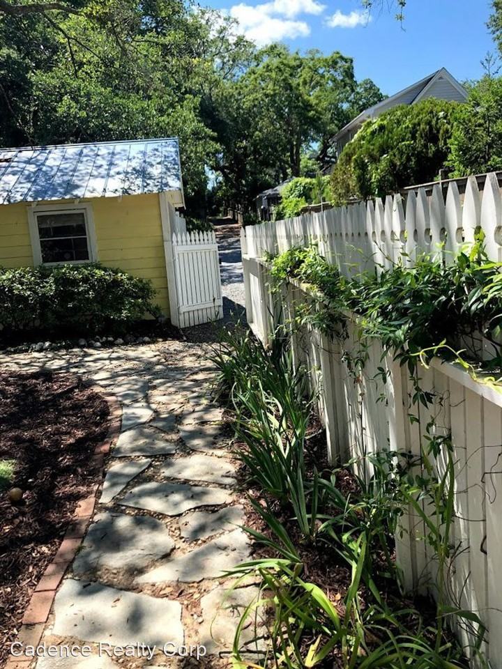 314 Friendly Ln - Photo 2 of 22