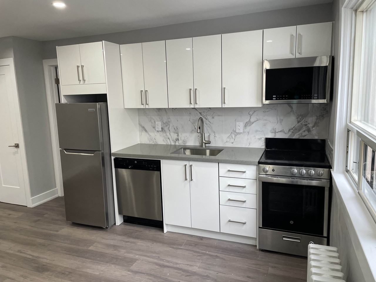 312 Douglas Ave #201