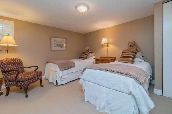 40 Berkinshaw Cres - Photo 3 of 11