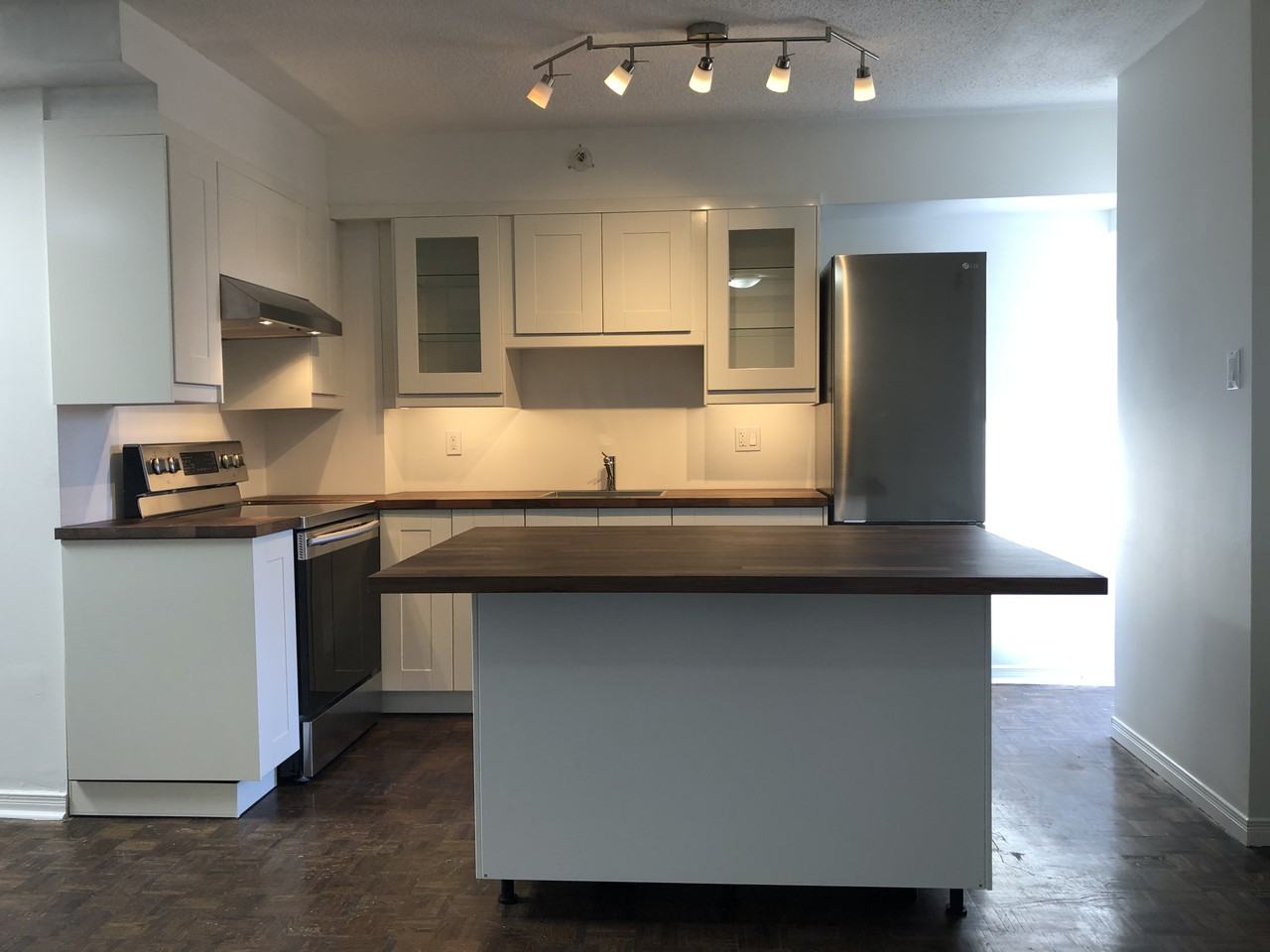 529 Danforth Ave - Photo 2 of 38