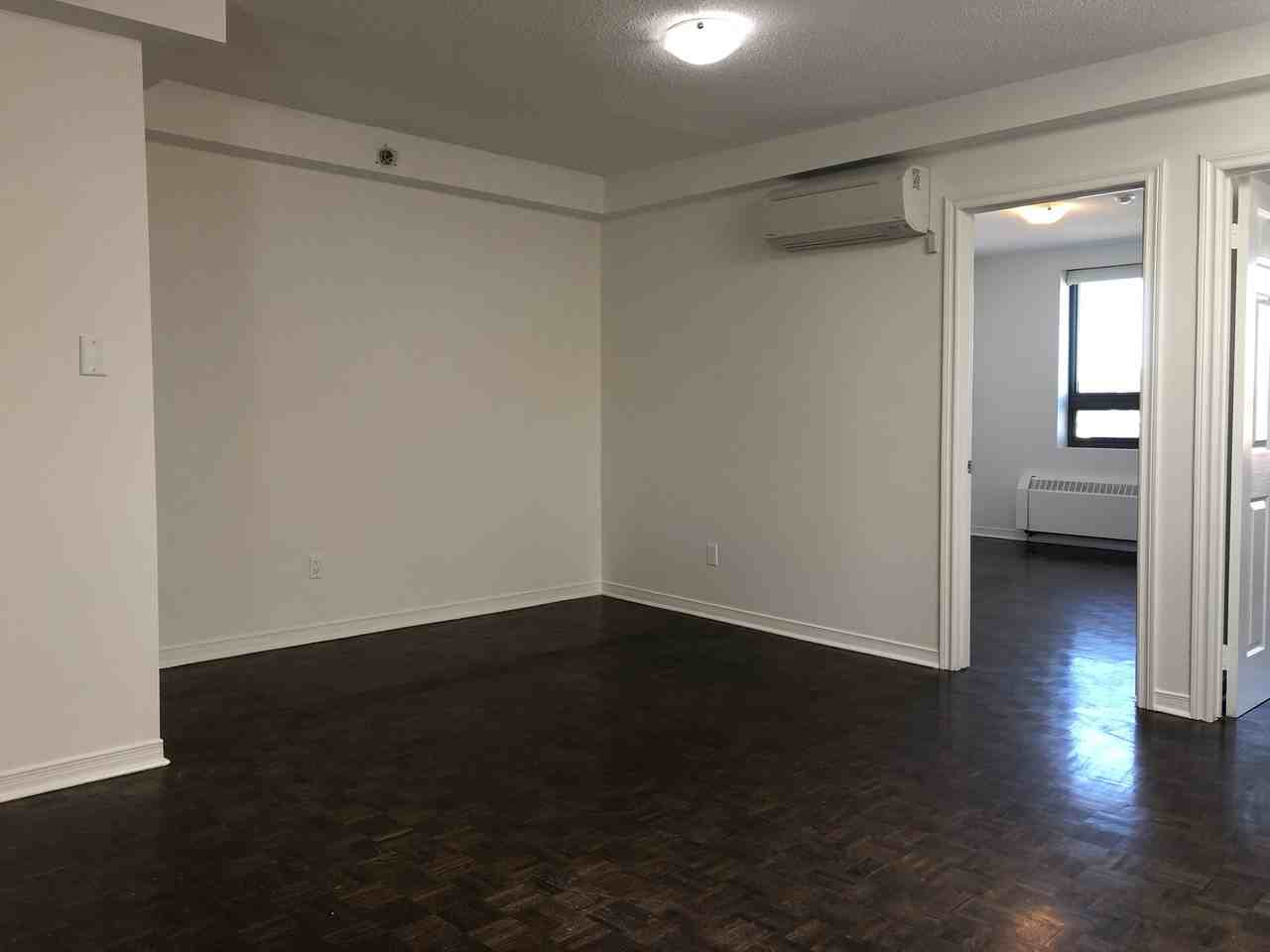 529 Danforth Ave - Photo 3 of 38