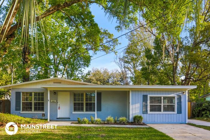 3105 Purdom Dr - Photo 2 of 17