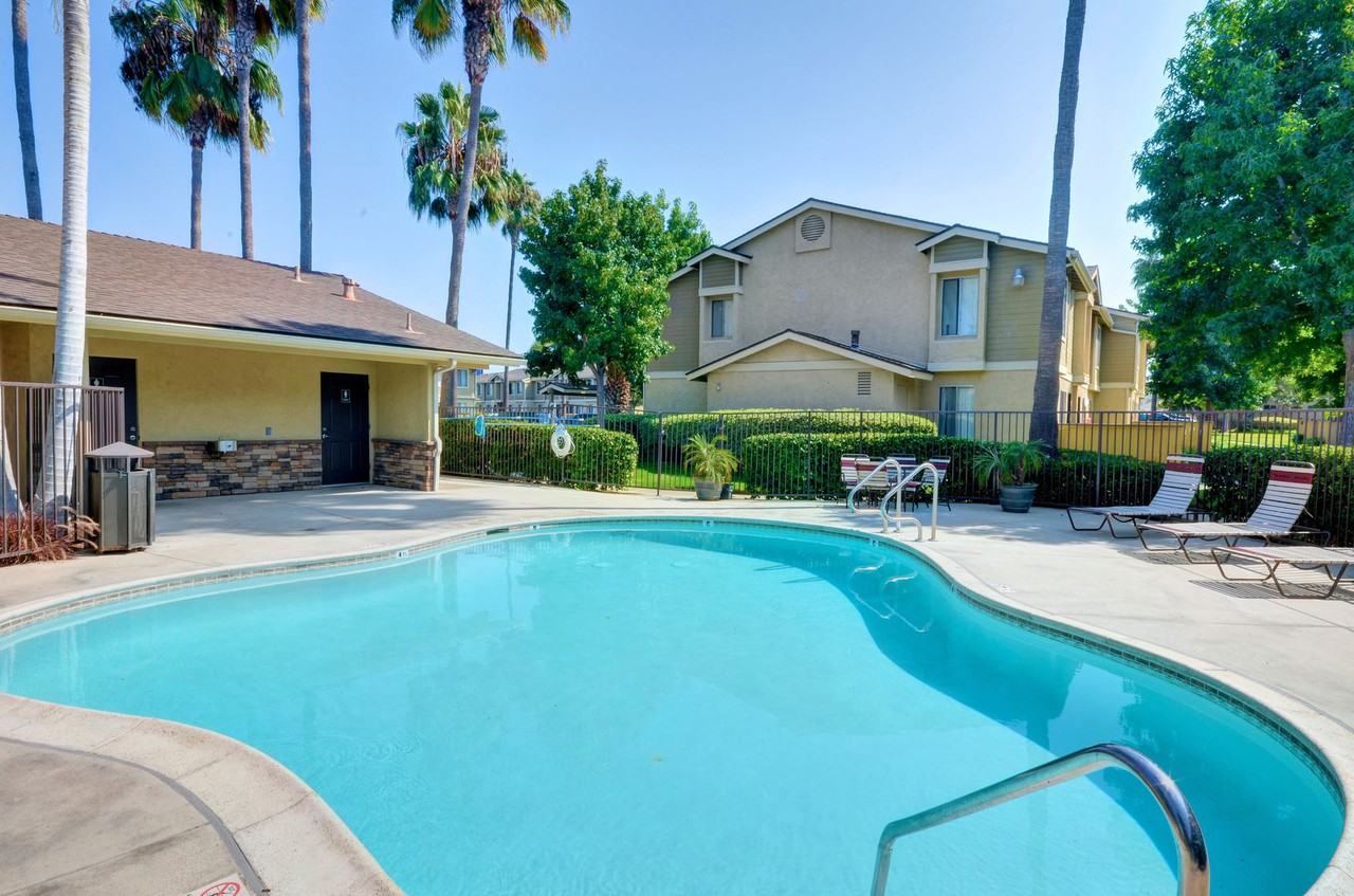 2277 Palm Ave #100