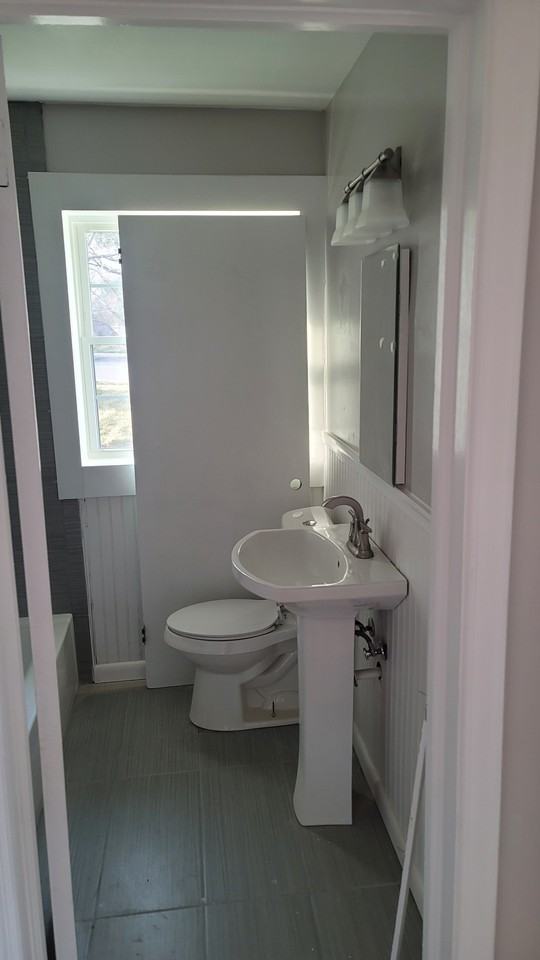 2930 Fleetwood Avenue Southwest - Photo 4 of 7