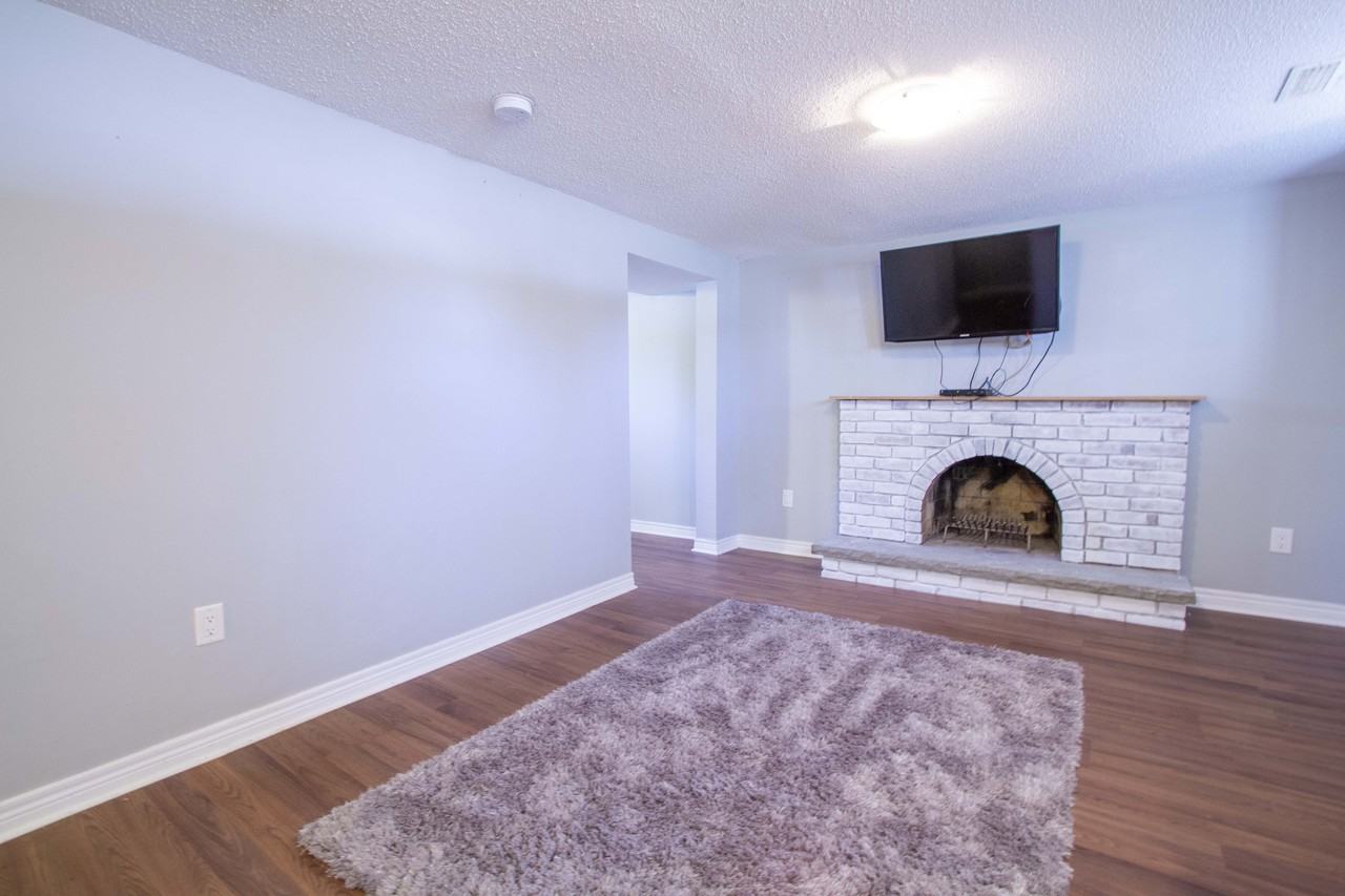 419 Guildwood Court - Photo 4 of 17