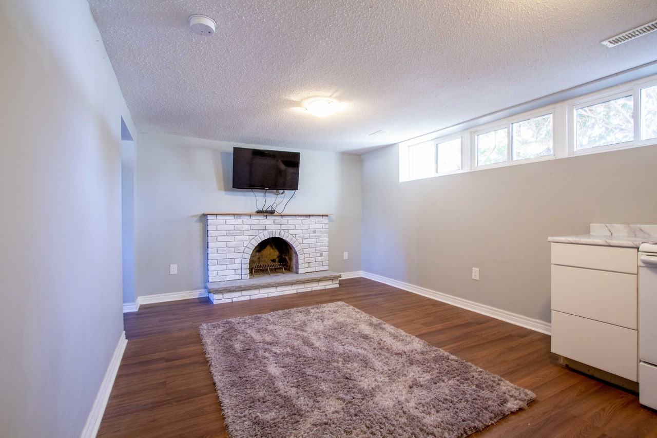 419 Guildwood Court - Photo 5 of 17