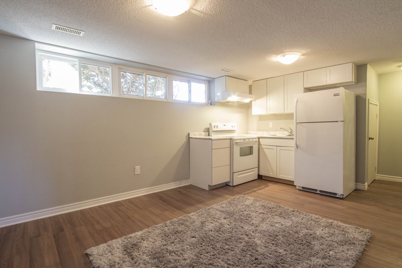 419 Guildwood Court - Photo 7 of 17