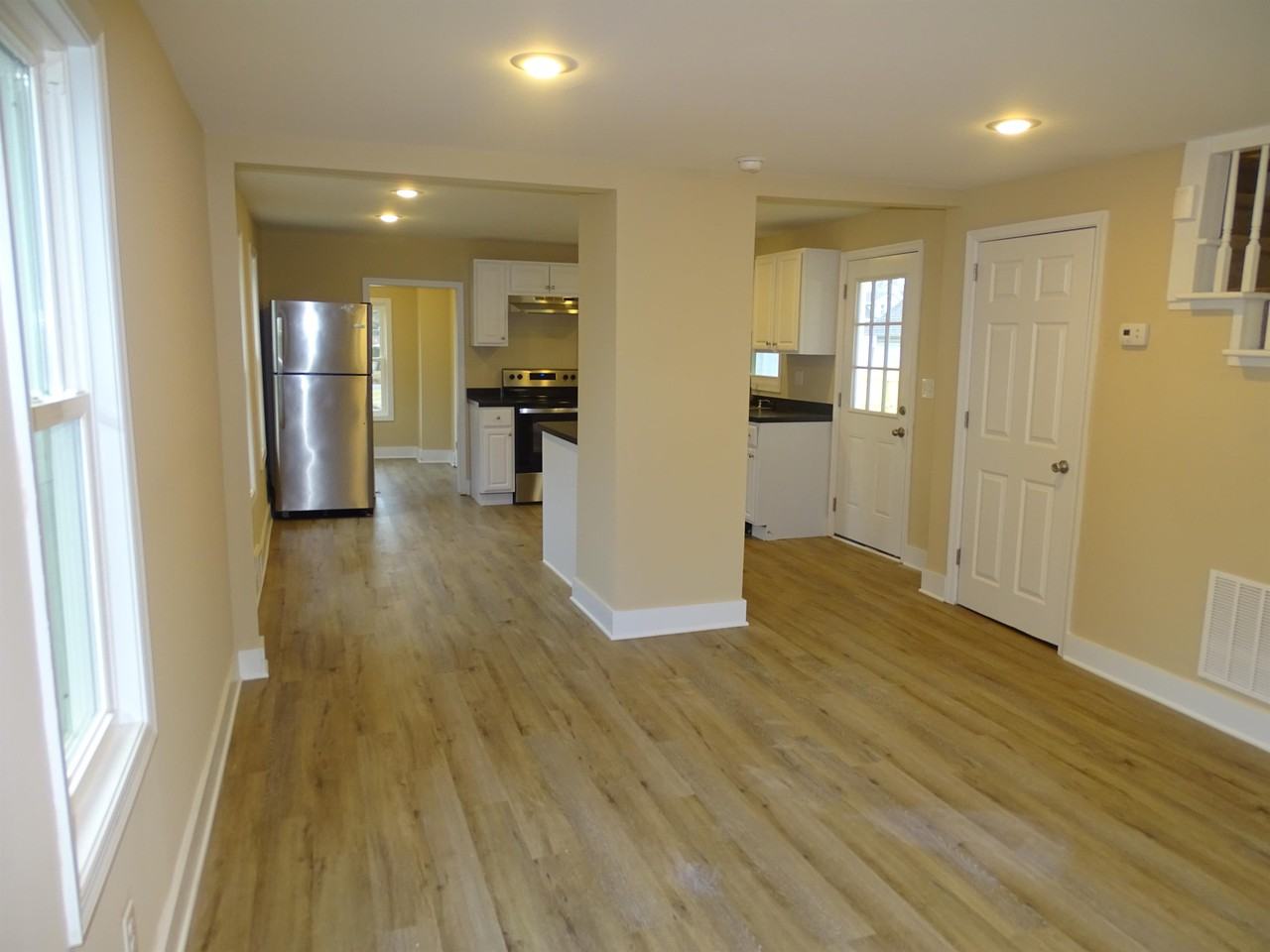 504 West St #1 - Photo 3 of 9