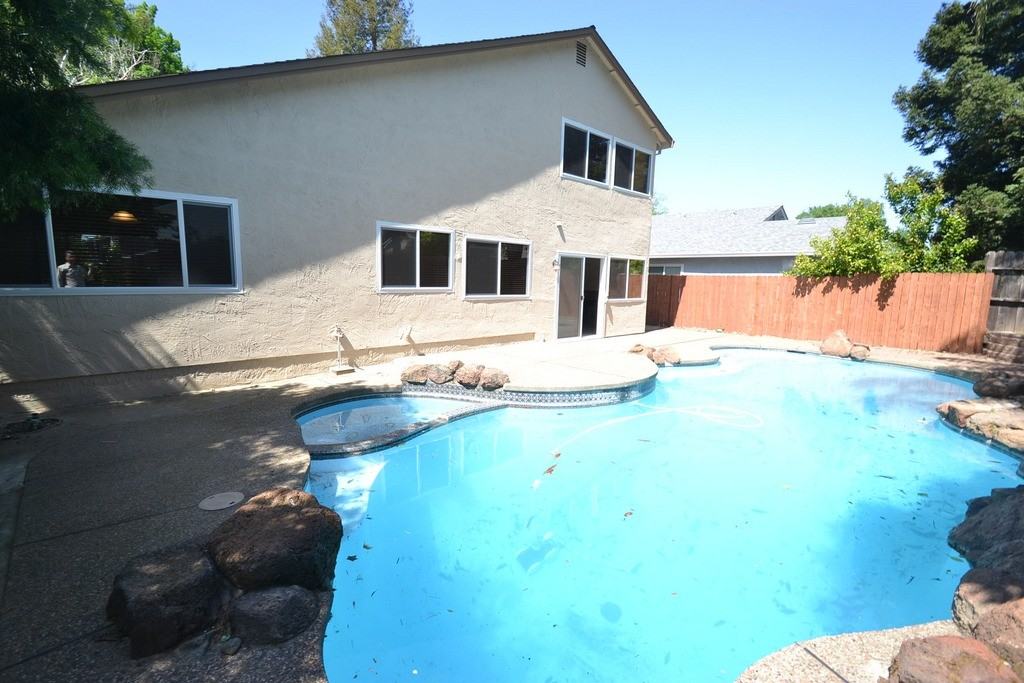 2713 Adriatic Way - Photo 2 of 11