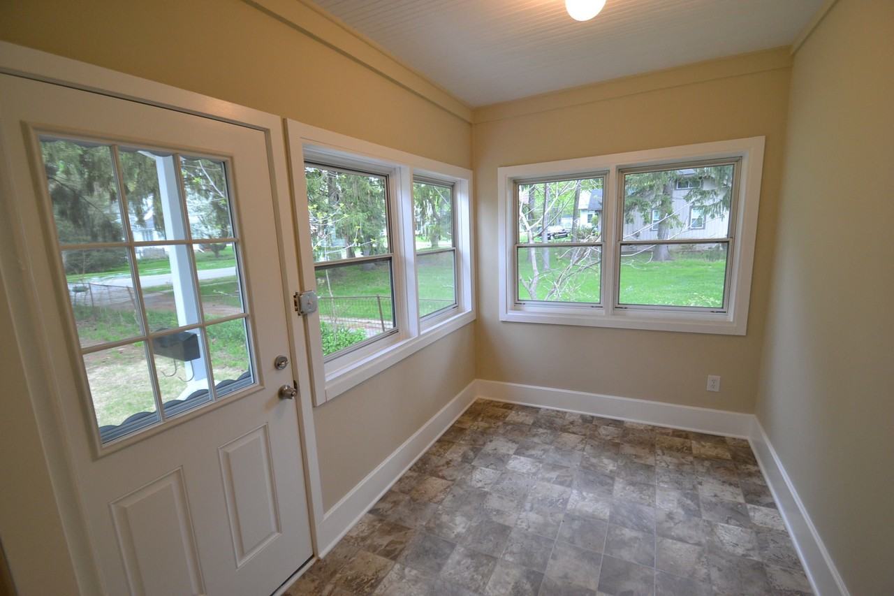 107 Grove Ave - Photo 3 of 7