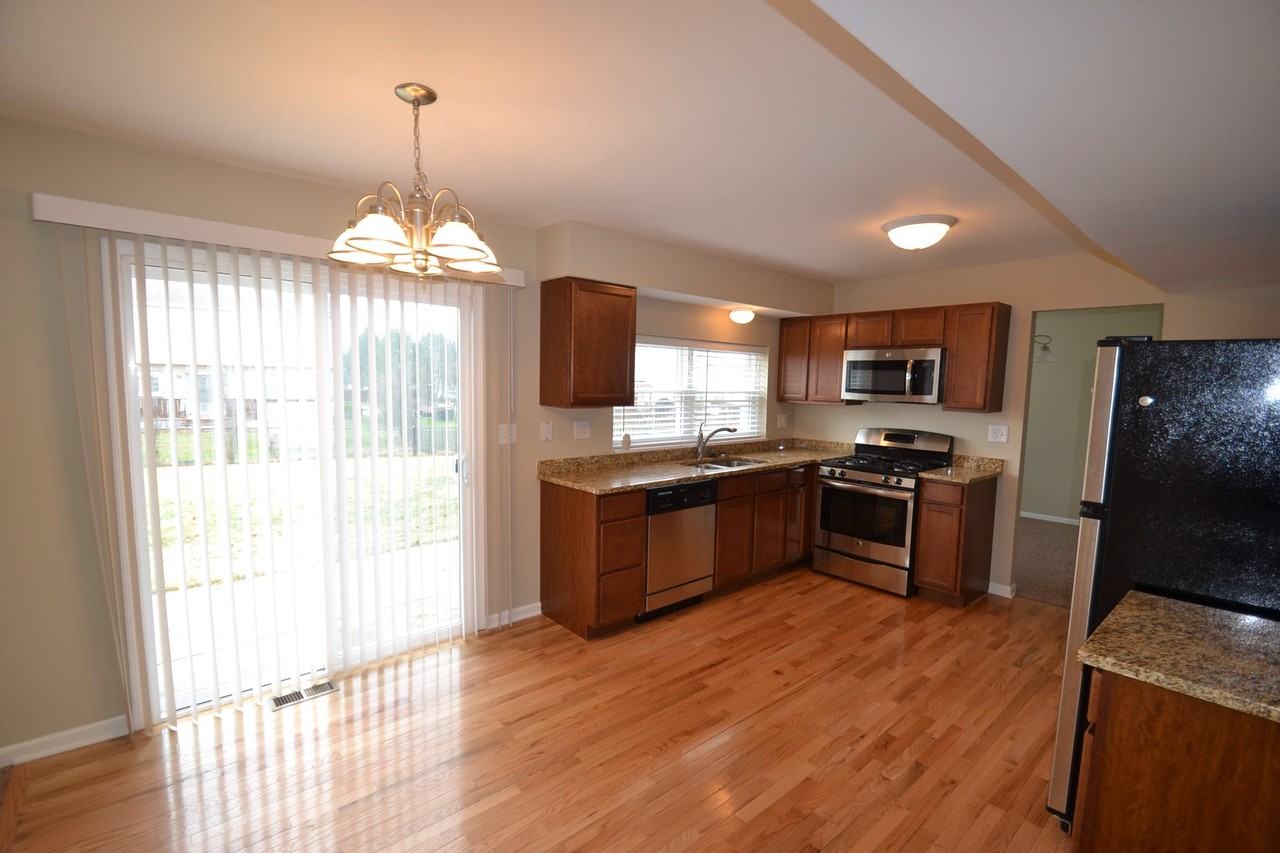 1300 Woodlake Dr - Photo 2 of 7