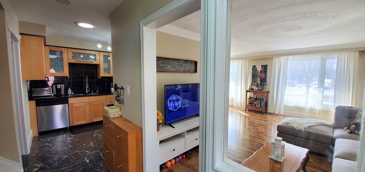 170 Bonaventure Drive - Photo 2 of 15