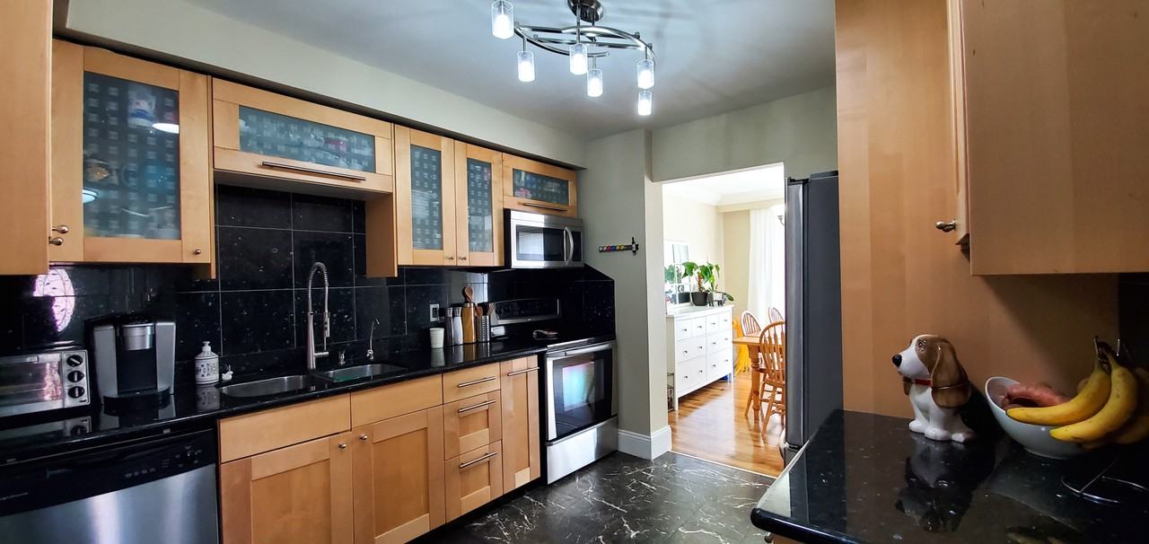 170 Bonaventure Drive - Photo 3 of 15