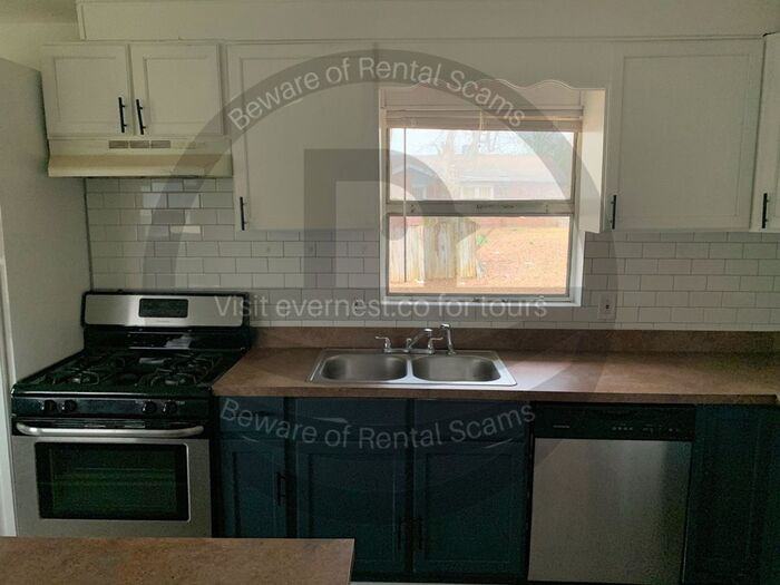 1604 50th St N - Photo 2 of 15