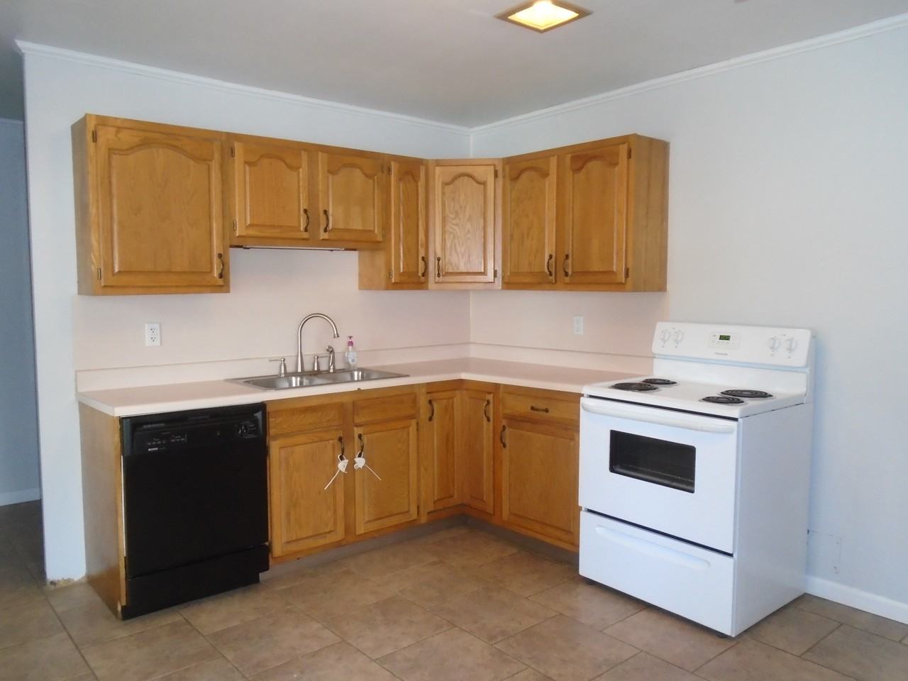 3406 Three Oaks Dr #1 - Photo 3 of 10