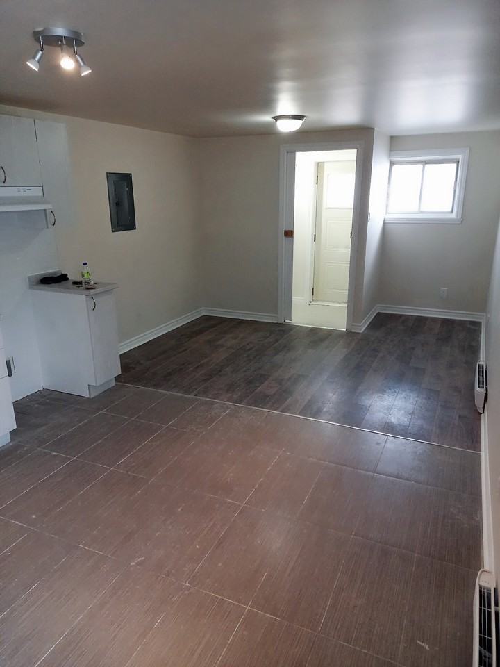 1547 Rue Godin - Photo 2 of 7