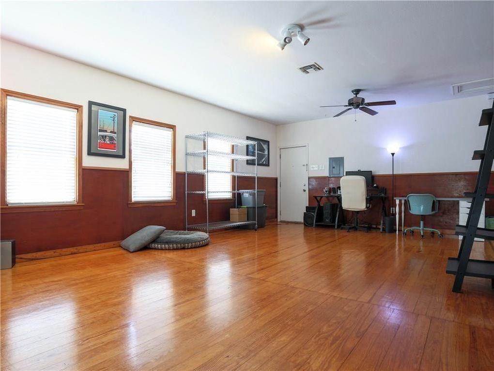 5200 Avenue F - Photo 7 of 17