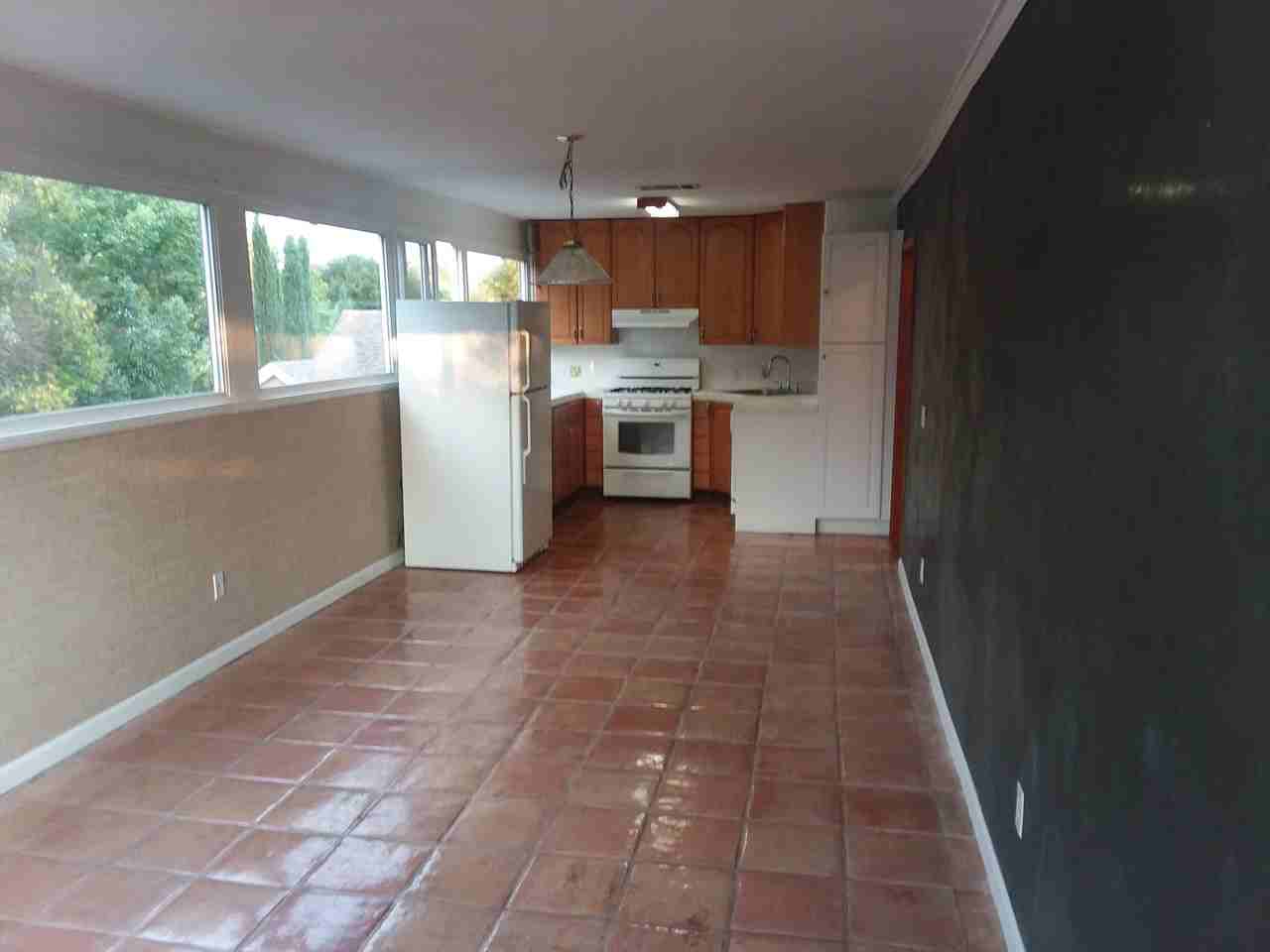 829 Hunt Ave #C - Photo 3 of 8