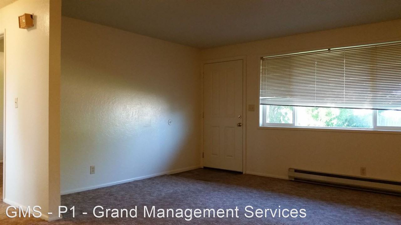 2388-2396 Broadway 2398A-2398V Broadway - Photo 2 of 15