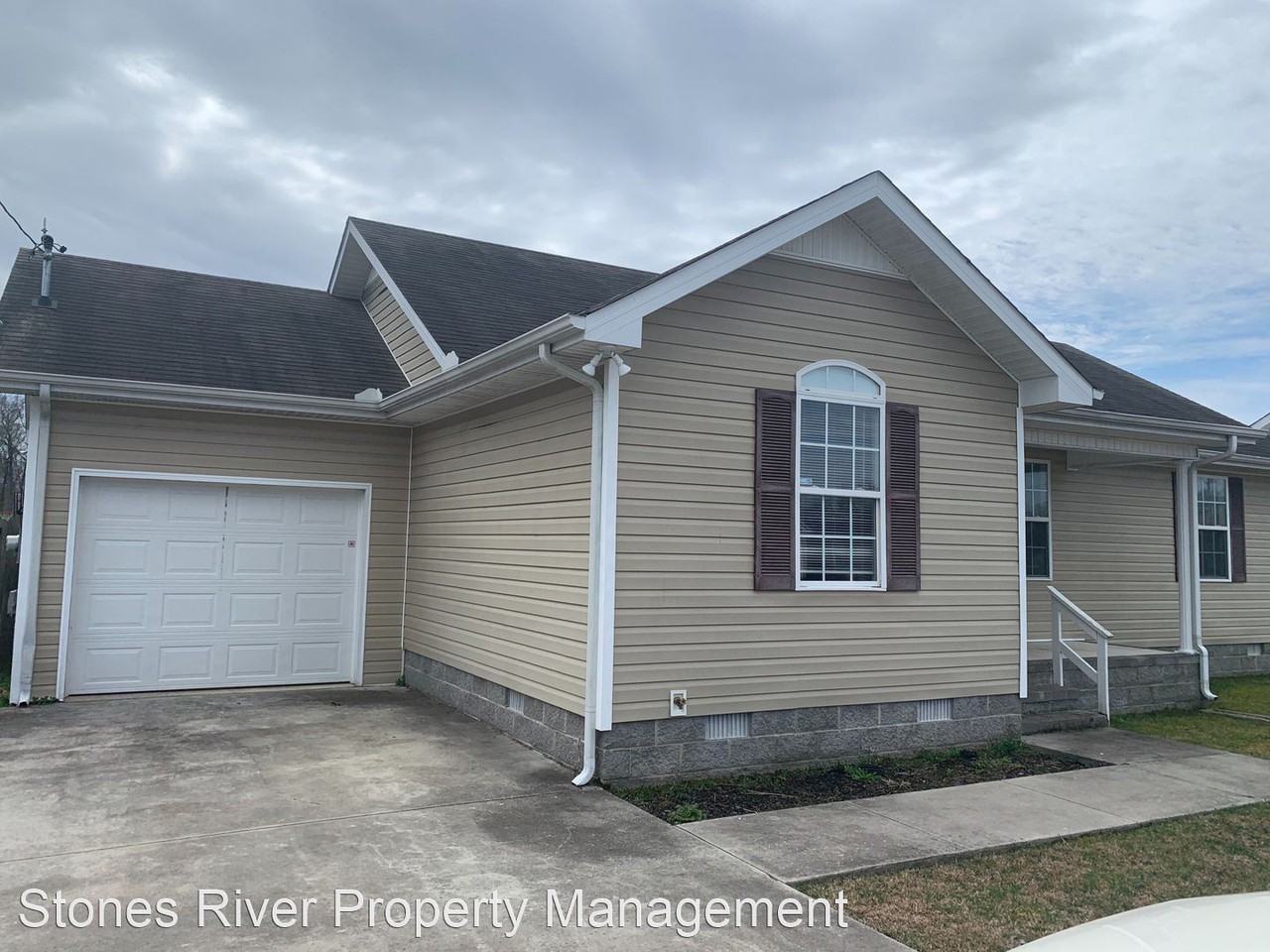 44 Brooke Ct - Photo 2 of 28