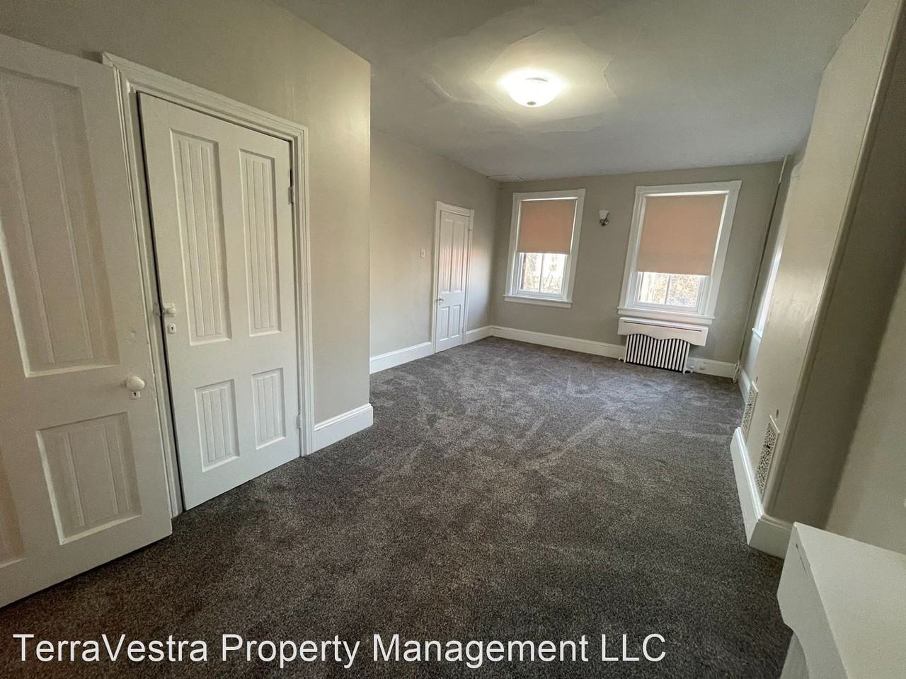 212 East Broad Street - Photo 2 of 10