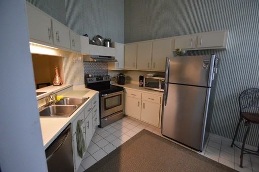 3993 Lancashire Ln - Photo 2 of 16