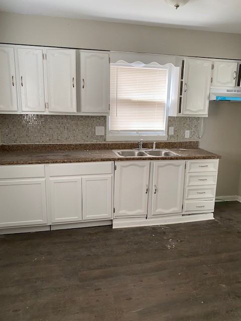 989 Restbrook Ave - Photo 3 of 7