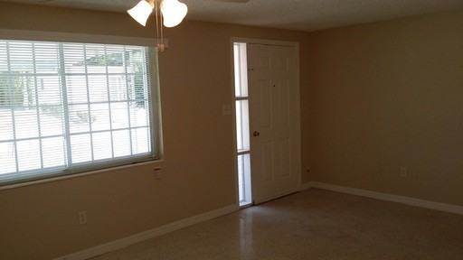 1527 Toledo St - Photo 3 of 9