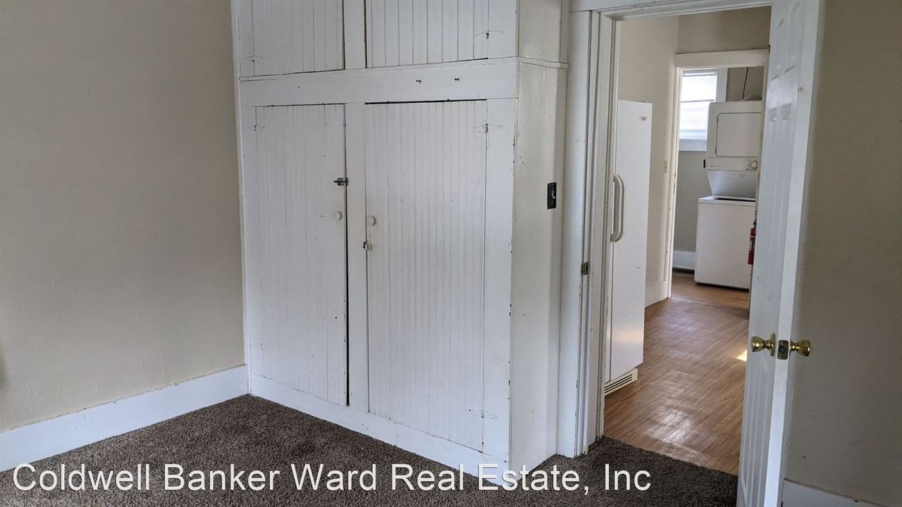 337 1/2 W Main St - Photo 3 of 12